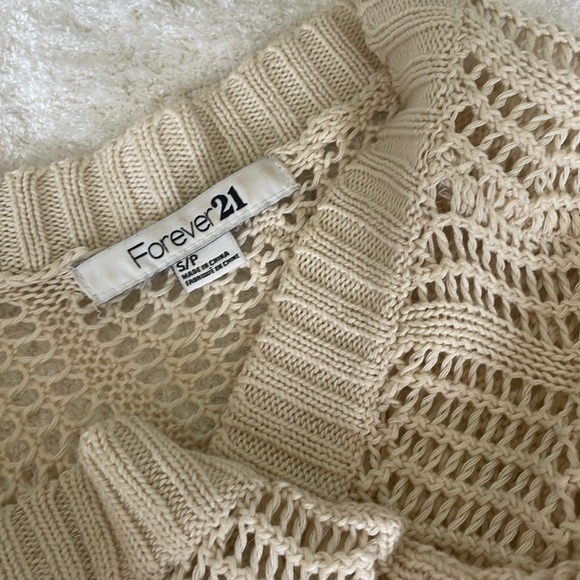 Forever 21 Knit Short Sleeve Sweater - Picture 2 of 2